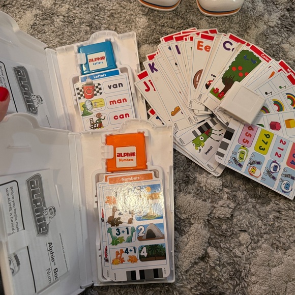 Alphie Interactive Learning Robot - Picture 5 of 6